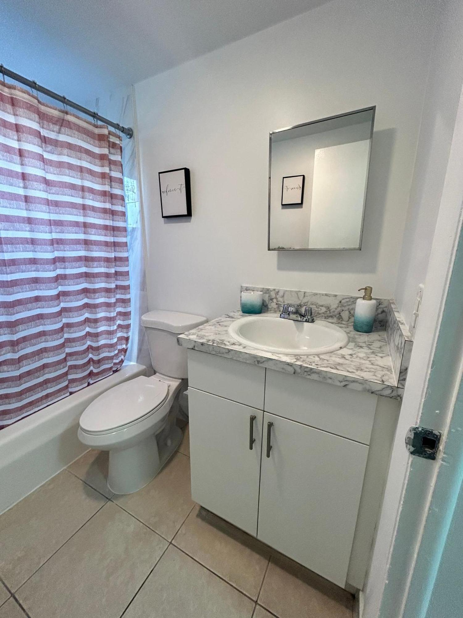 Apartment In Hollywood Close To Shops & Beach 110 Exterior foto